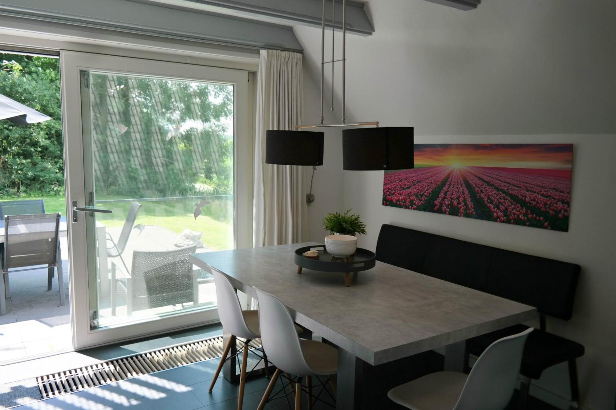Sonnenhaus 6 Pers House With Sunny Terrace At A Typical Dutch Canal & By Lauwersmeer Lake. Anjum Exterior foto